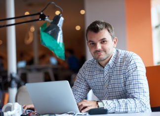 Elegancka moda w biurze